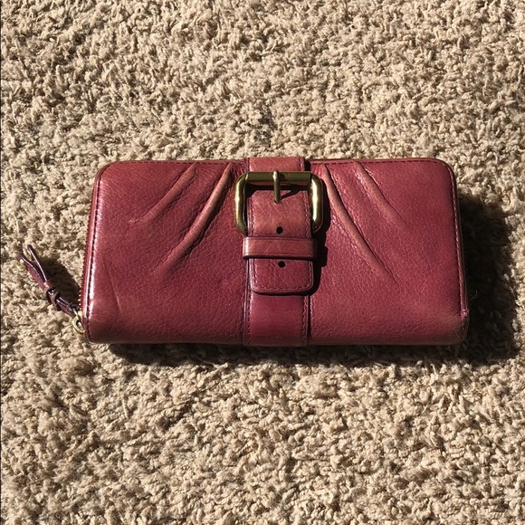 Coach Handbags - 🎉🎉 FINAL PRICE 💰💰Coach Accordion Wallet